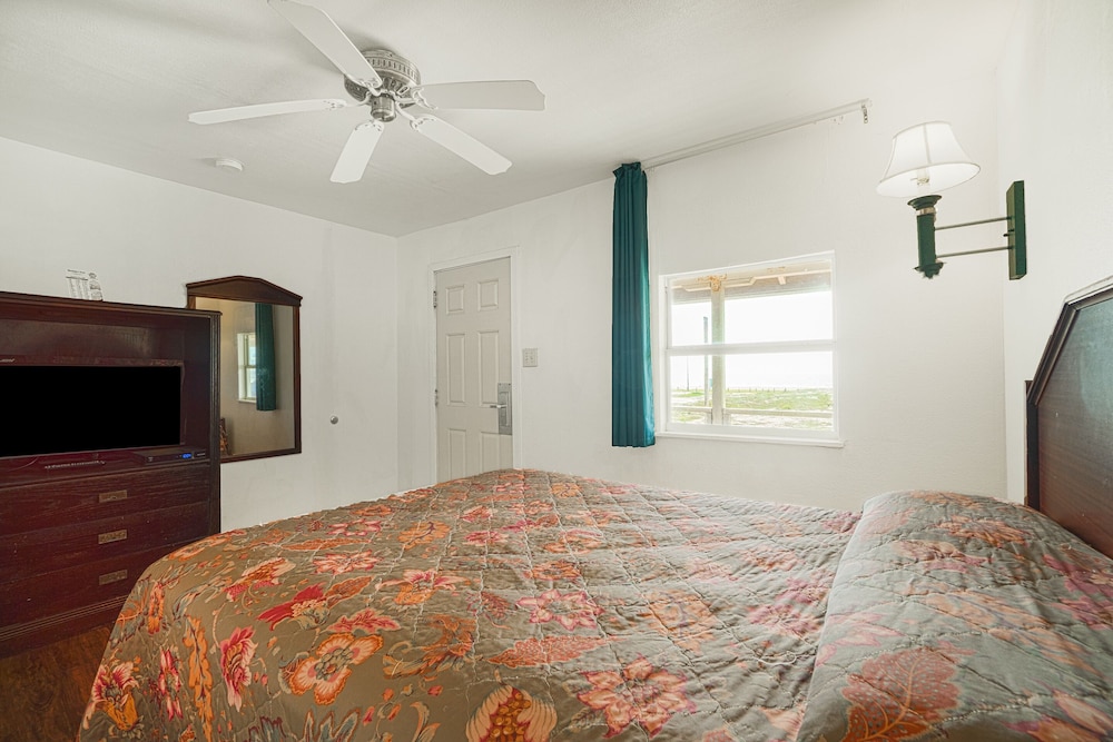 Room, 1 Queen Bed, Non Smoking, Kitchenette photo 2
