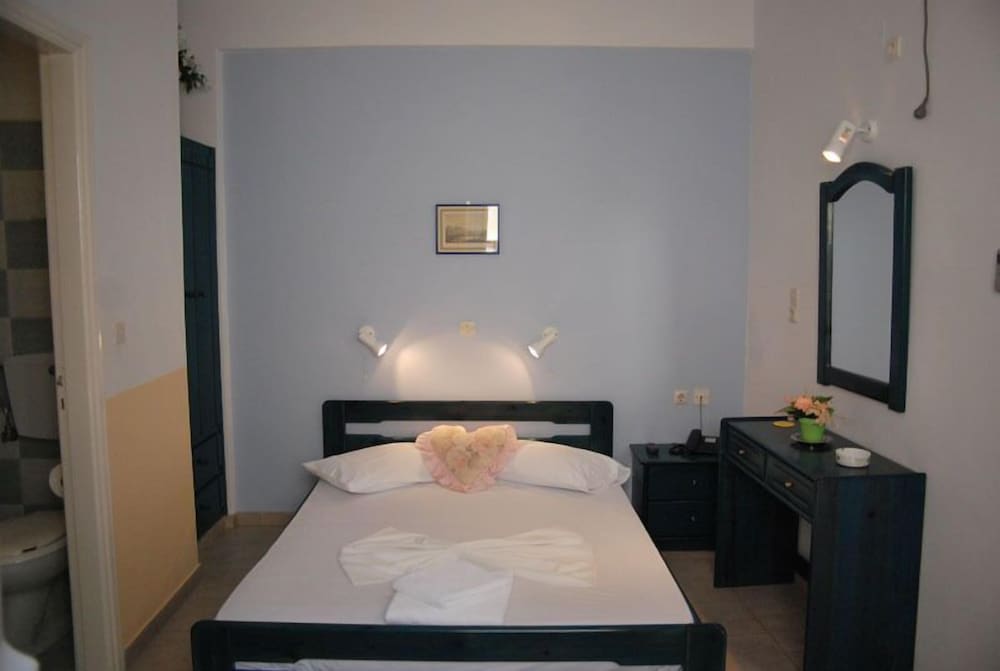 Economy Room, Garden View