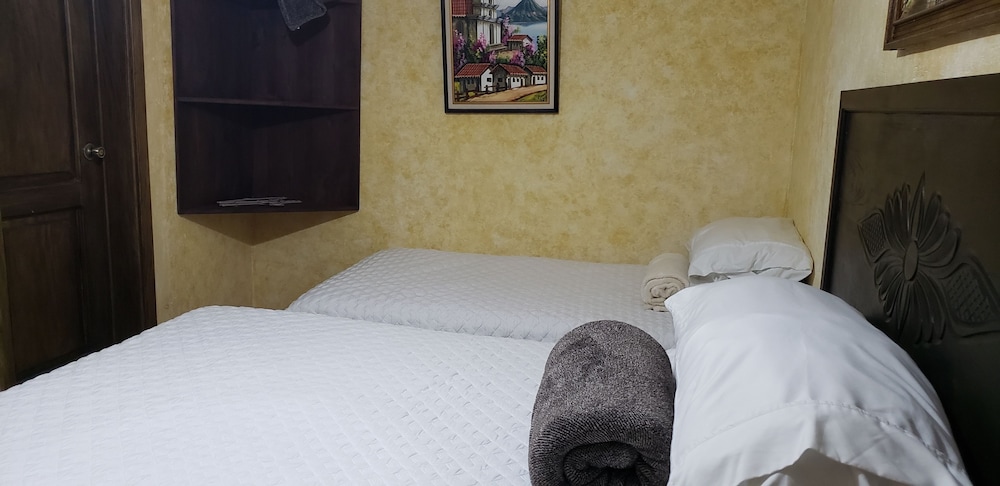 Room (#7) photo 3