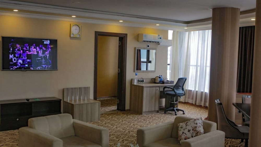 Family Room, 2 Bedrooms photo 1