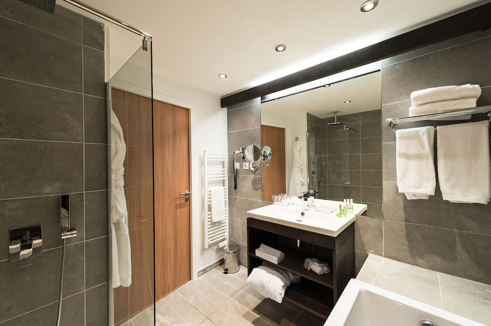 Family Suite, 1 Queen Bed with Sofa bed, Terrace photo 3