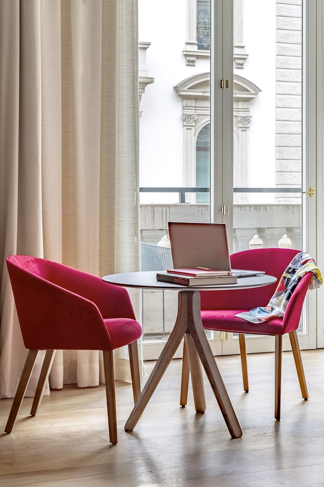 Premier Room, Balcony