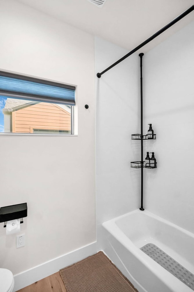 NEW 4 Bed 3 Bath Heated Salt Pool Walk2beach, Foto 23