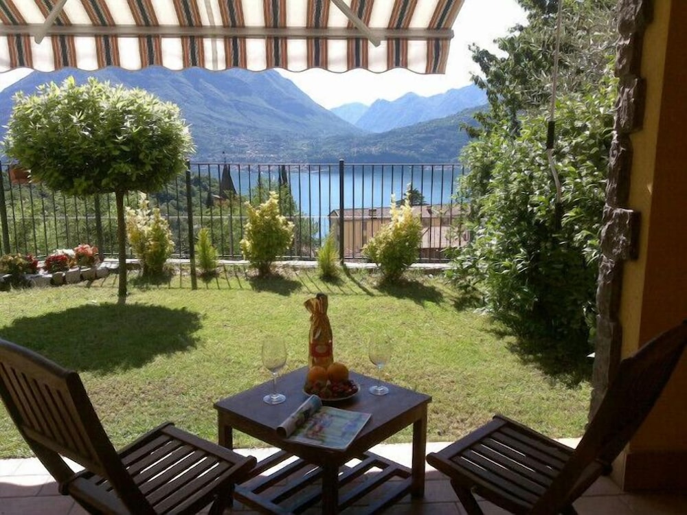 Family Townhome, Multiple Beds, 2 Bathrooms, Garden Area (Alla Vigna Panoramica) photo 3