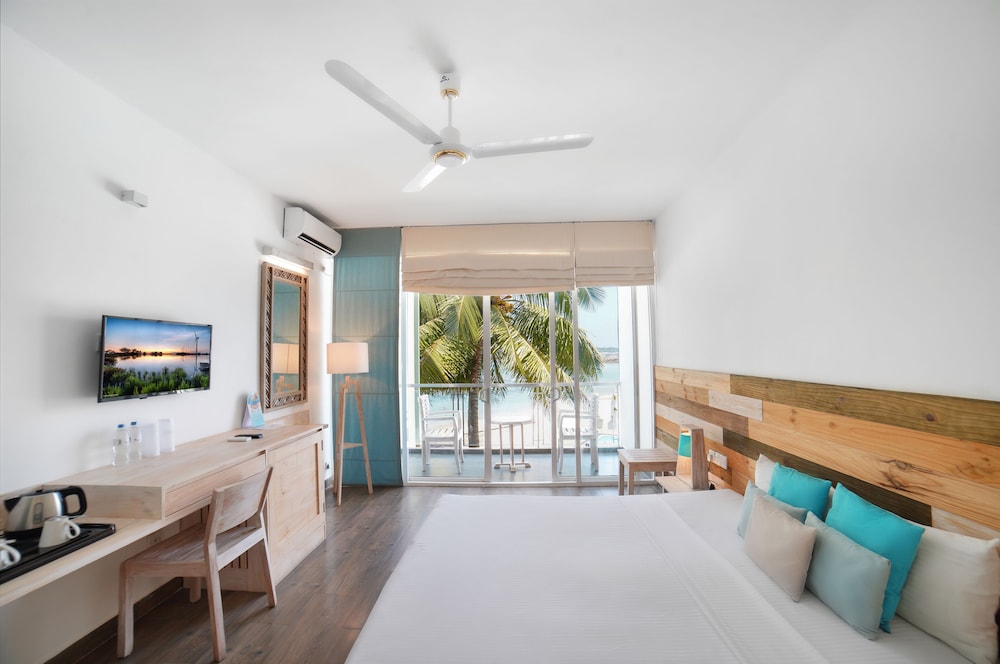 Premium Ocean Room photo 2