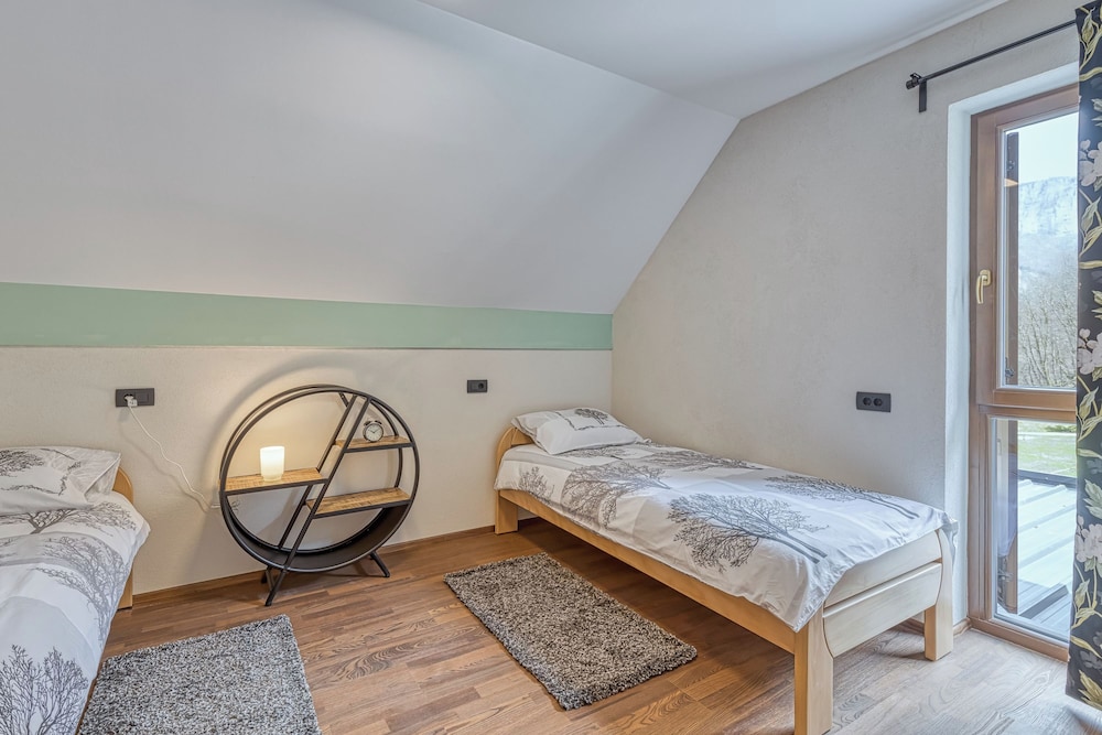 Family Chalet, Multiple Bedrooms (Stari Malni 4) photo 2