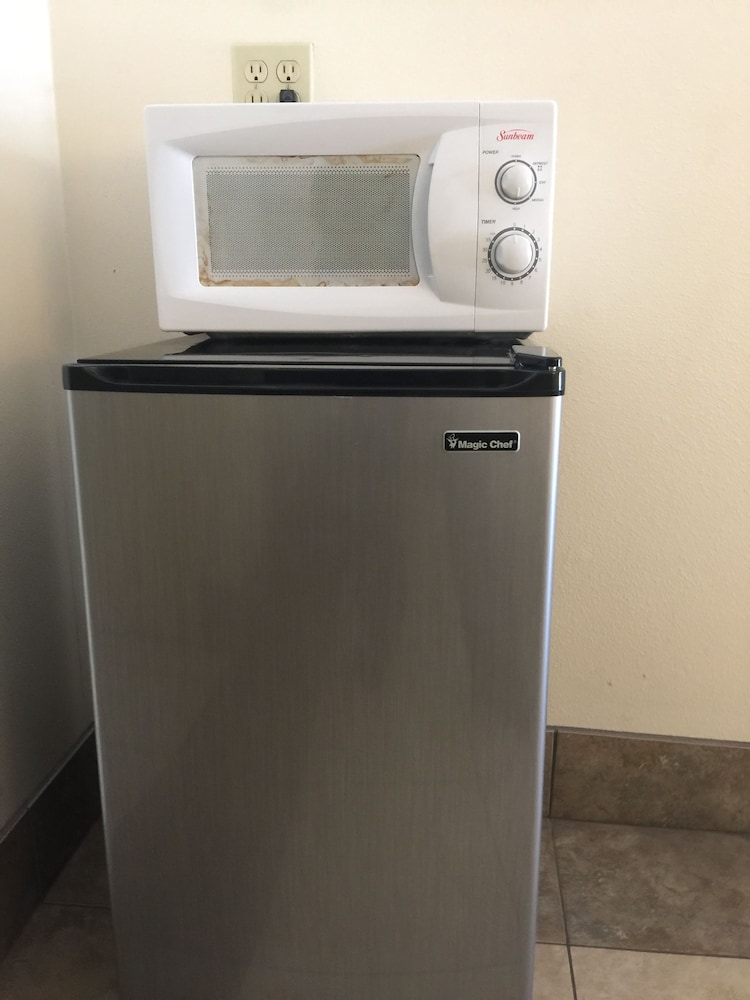 Deluxe Room, 1 King Bed, Non Smoking, Refrigerator & Microwave - Photo 30