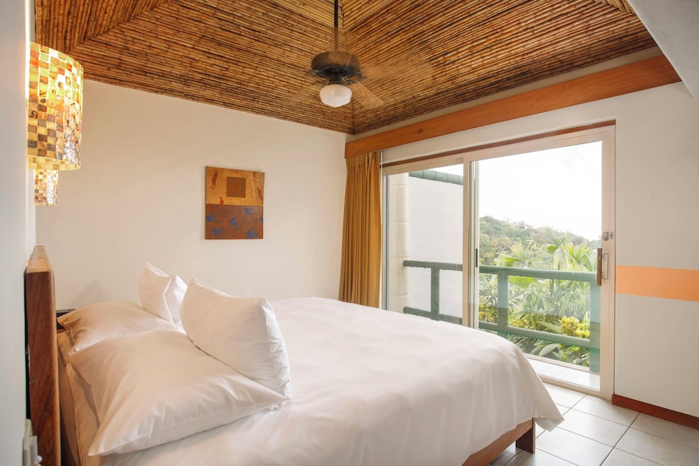 Deluxe Plus, 1 King Bed, Balcony, Sea Facing - Photo 14