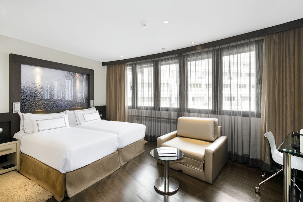 Deluxe Room (The Level) photo 2