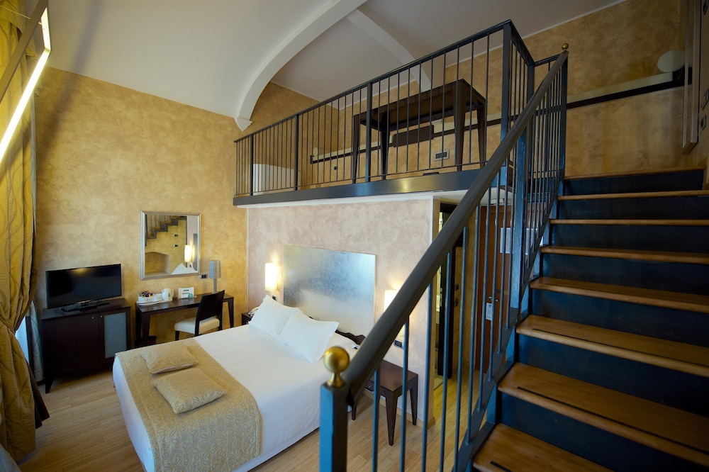 Family Room, Multiple Beds, Non Smoking, Mezzanine (Larger Room) - Photo 3