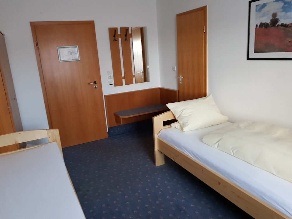 Standard Twin Room photo 3