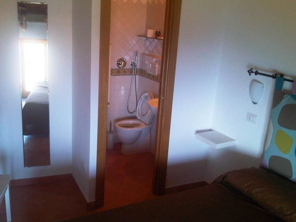 Classic Double or Twin Room, Sea View - Photo 5