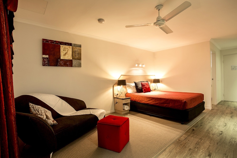 Standard Room, Non Smoking, Kitchenette (Corporate Studio Suite) photo 2
