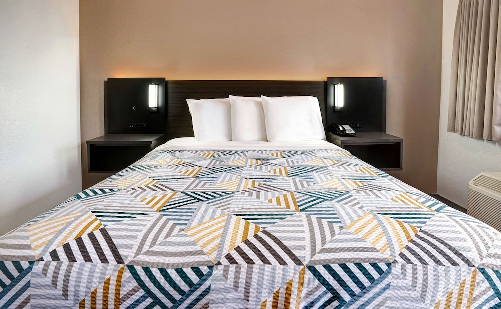Deluxe Room, 1 Double Bed, Accessible, Non Smoking photo 3