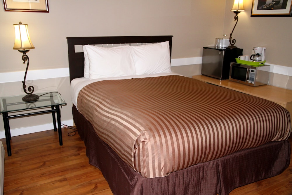 Standard Room, 1 Twin Bed (above restaurant) - Photo 5