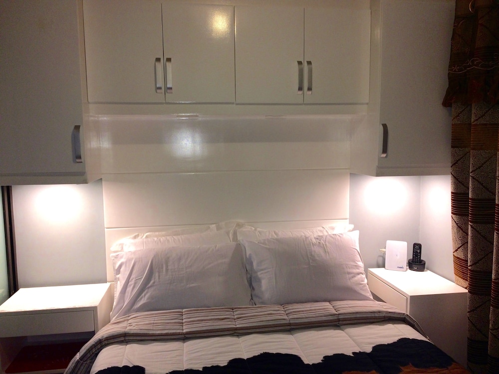 1 Bedroom Condo, Balcony photo 1