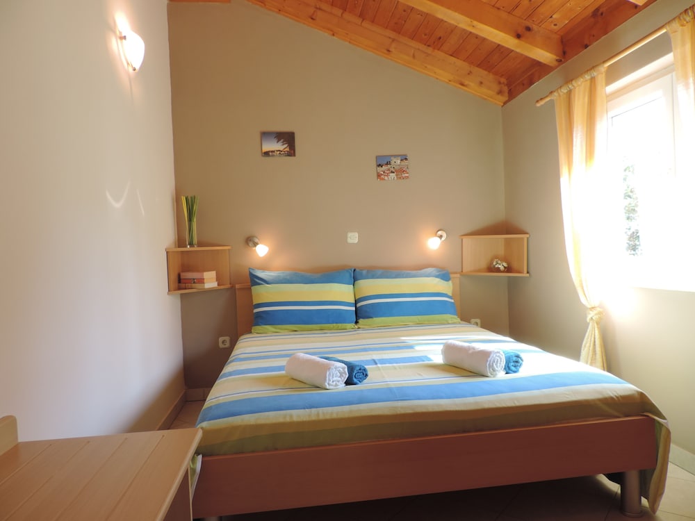 Apartment (One Bedroom Apartment)
