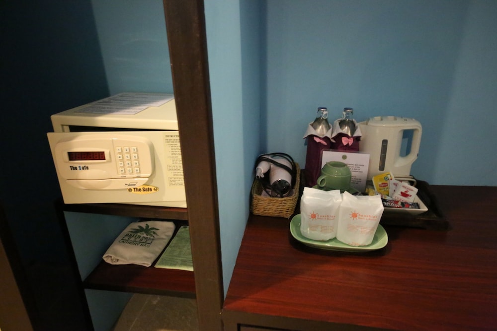 Superior Bungalow - Photo 3