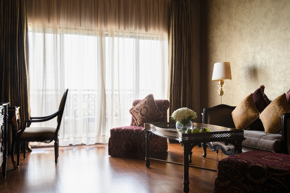 Imperial One Bedroom Suite King, Club Lounge access/benefits, afternoon tea, luxury spa facilities