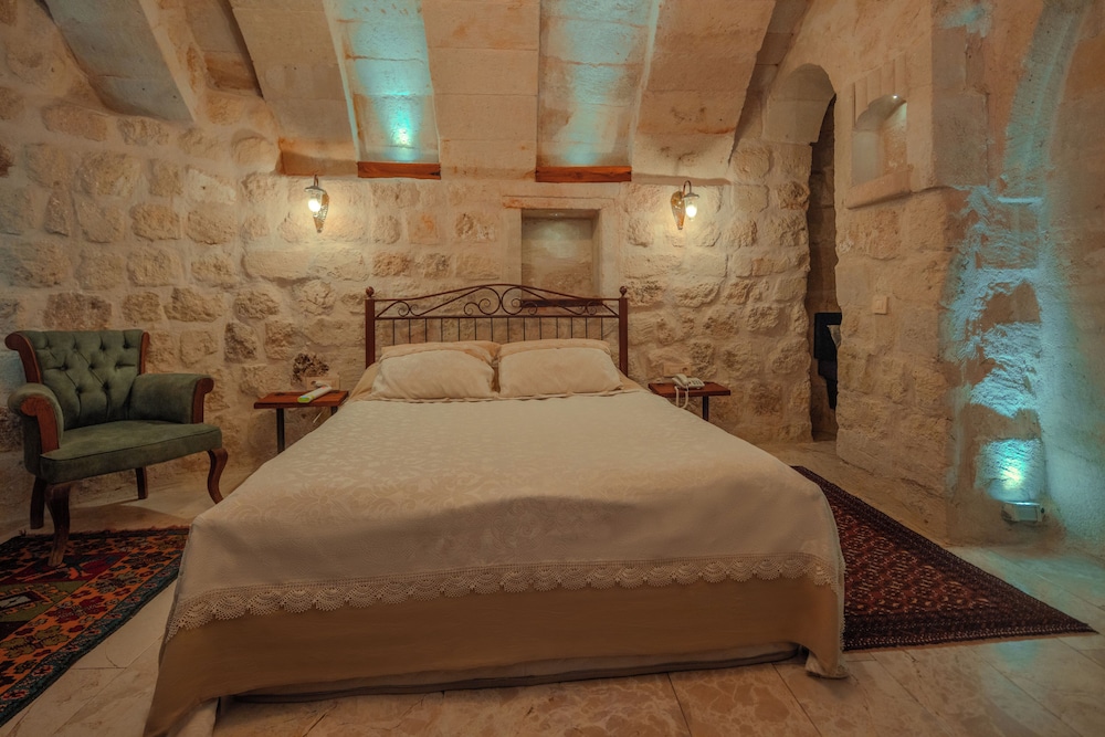 Double Stone Room - Photo 1