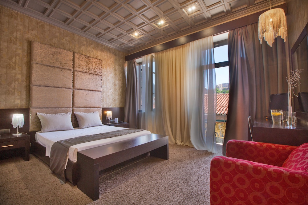 Superior Suite, City View