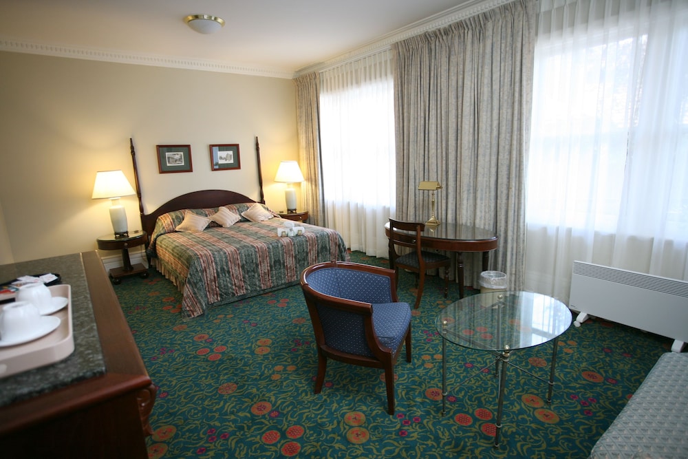 King/Twin Superior Room with Ensuite and Optional Single Bed photo 3