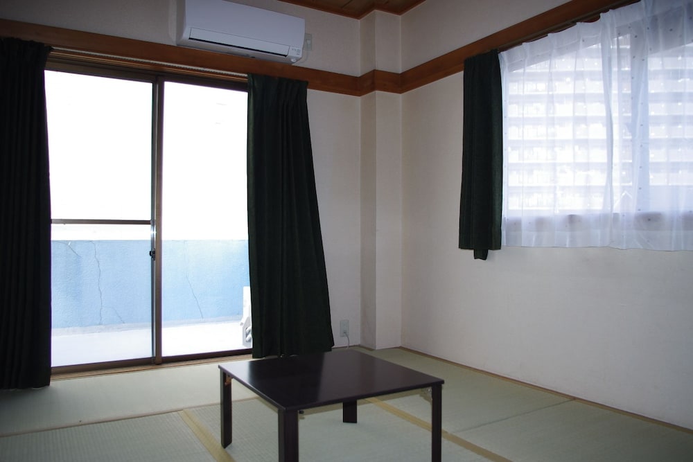 Japanese Tatami Room, 3 Futons photo 2