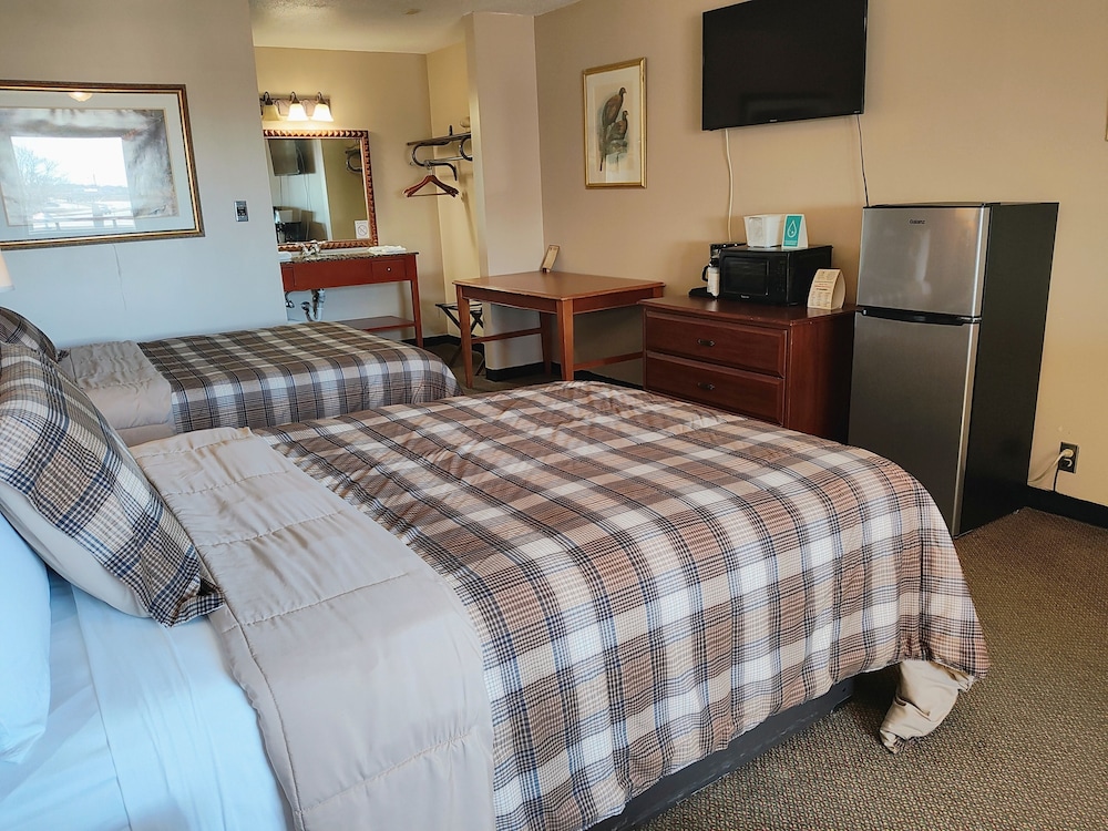 Economy Double Room, 2 Double Beds photo 2