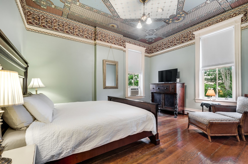 The Garden Suite