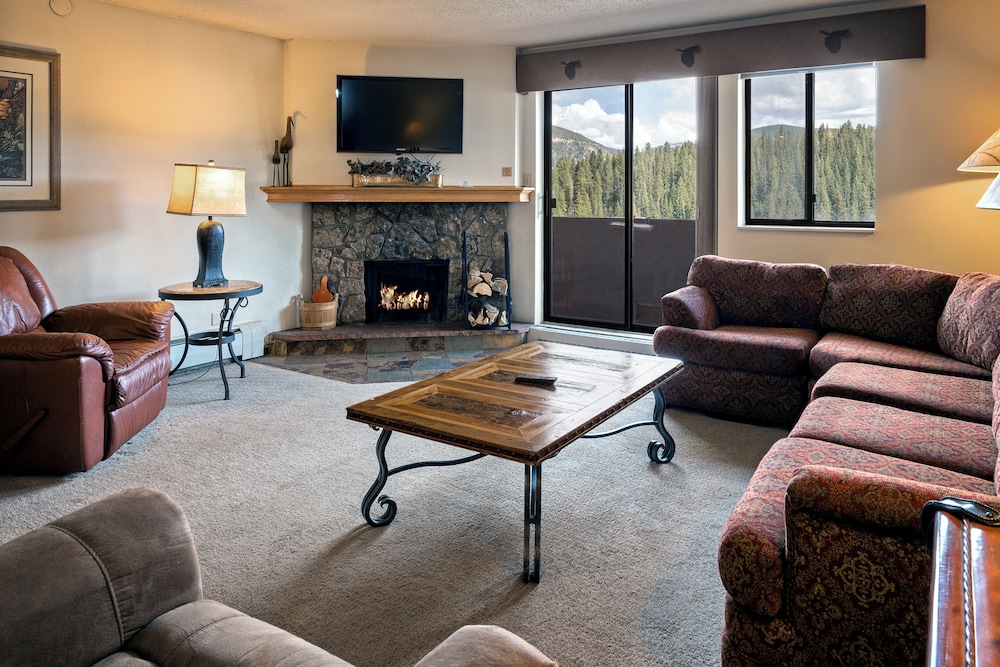 Suite, 1 Bedroom - Photo 14