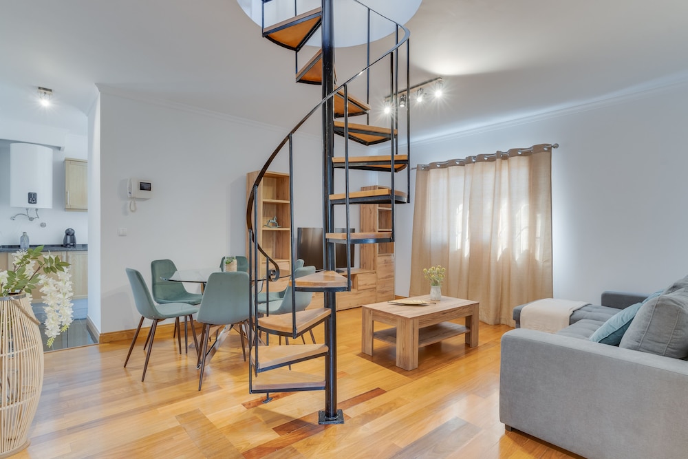 Deluxe Apartment, Balcony, City View photo 1