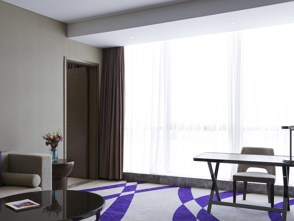 Executive Suite, 1 King Bed photo 2