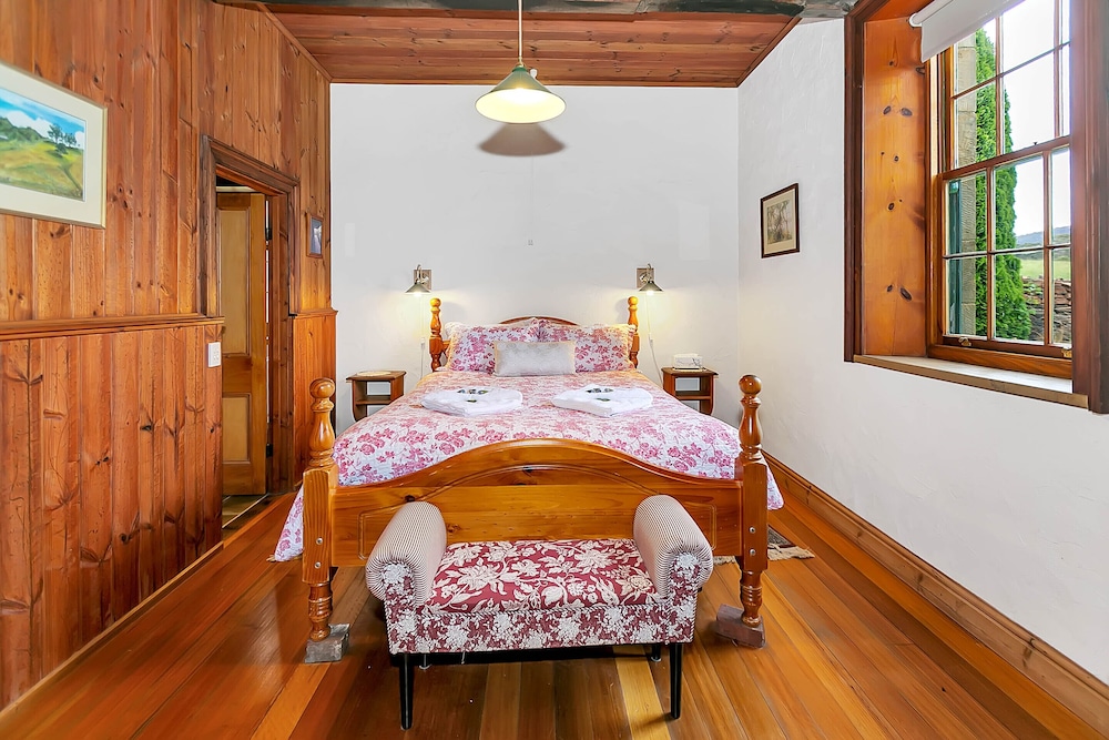 Luxury Cottage, 2 Bedrooms photo 2