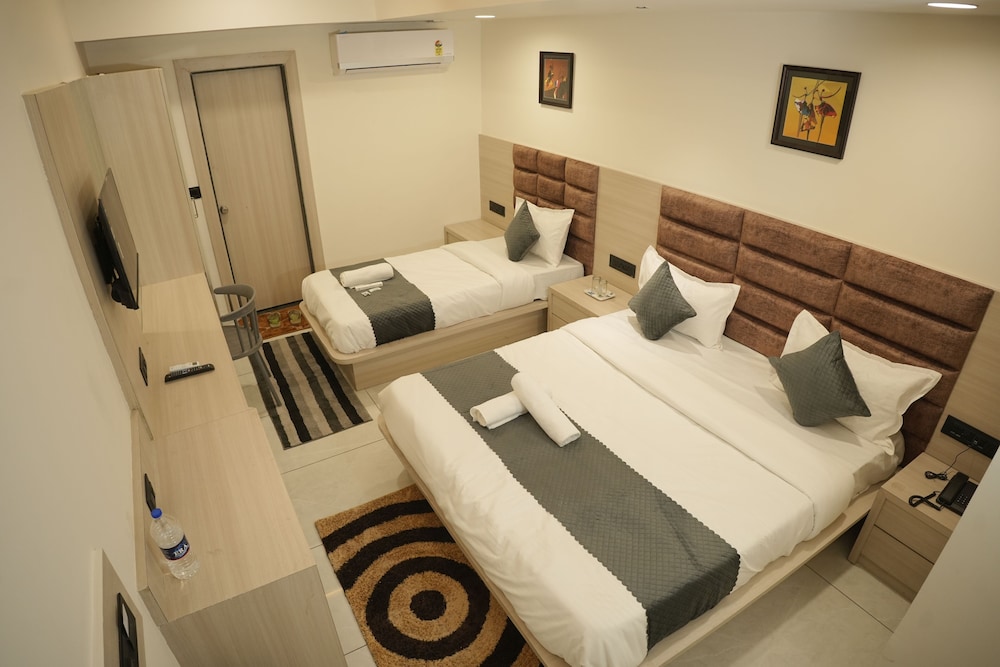 Premium Triple Room