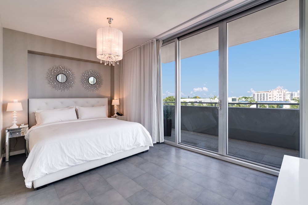 Two Bedroom Suite with Balcony photo 2