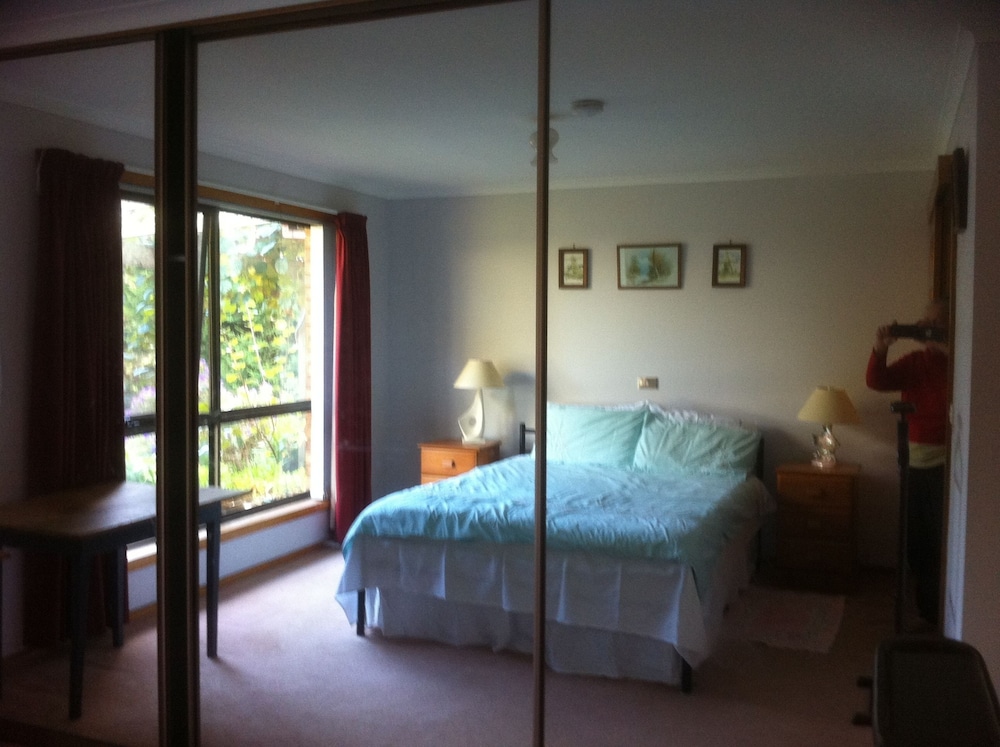 Two Bedroom Self Contained Apartment photo 1