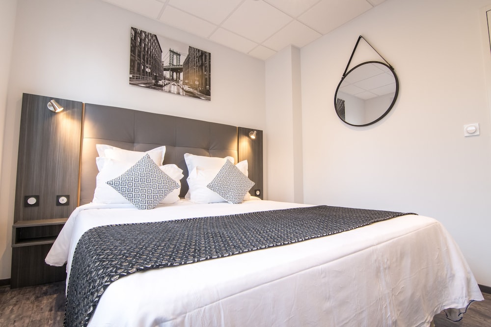 Superior Room, 1 Queen Bed photo 1