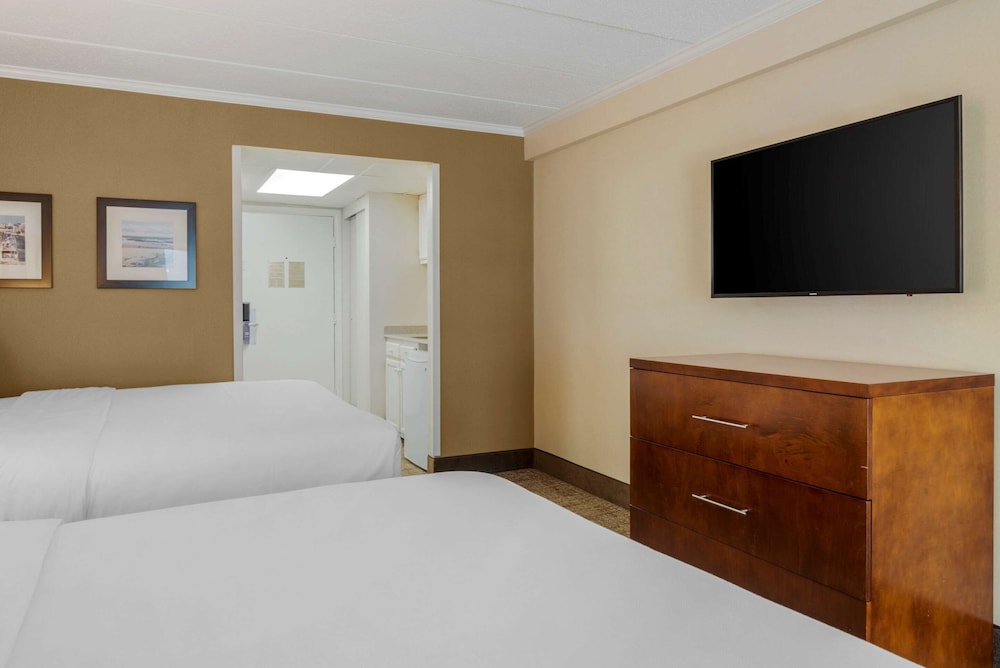 Room, Multiple Beds, Non Smoking (Efficiency) - Photo 2