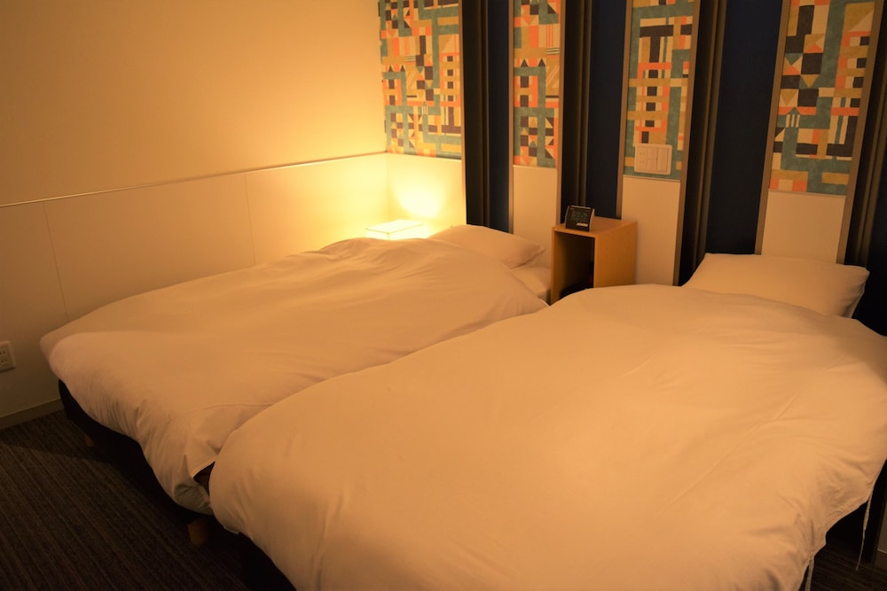 Premium Twin Room photo 3