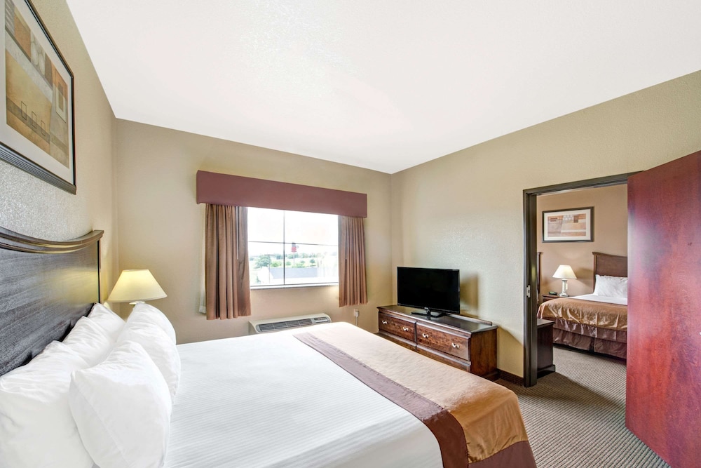 Efficiency, Room, 1 King Bed, Non Smoking - Photo 2