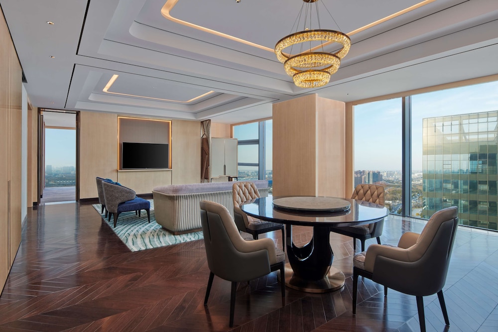 King Premium Suite photo 3