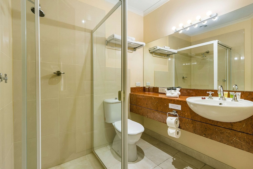 Executive Suite, 1 Queen Bed, Non Smoking - Photo 3