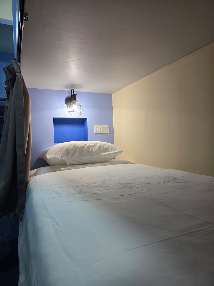 Shared Dormitory, Mixed Dorm, Non Smoking, Microwave photo 3