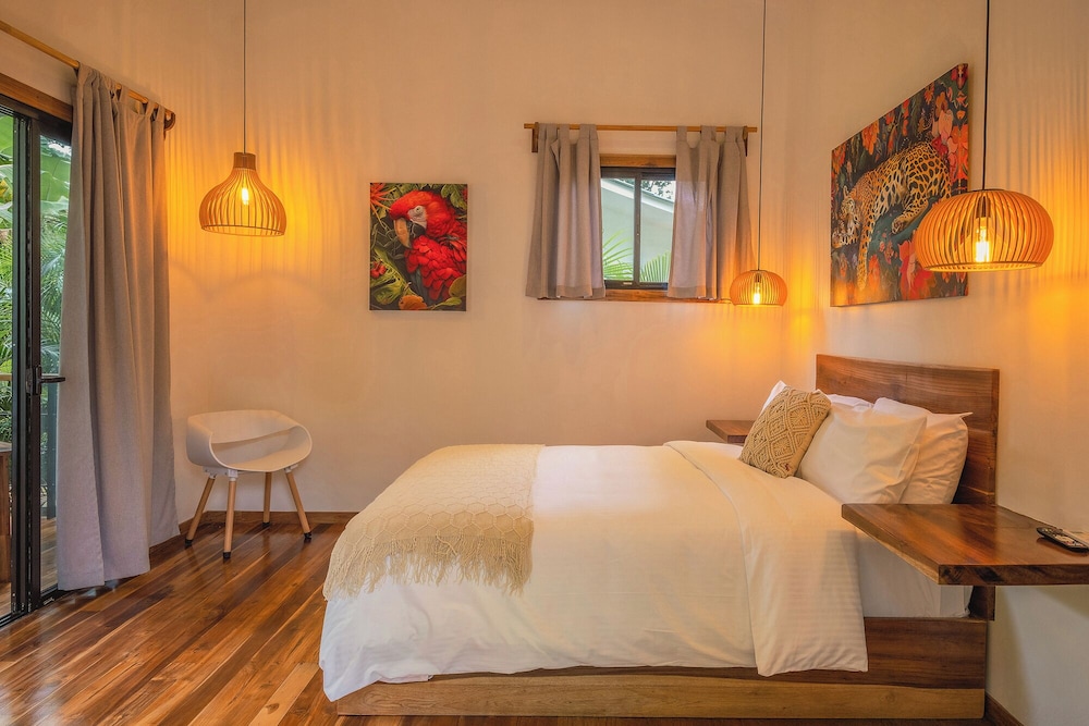 Luxury Bungalow #6 with A/C photo 3