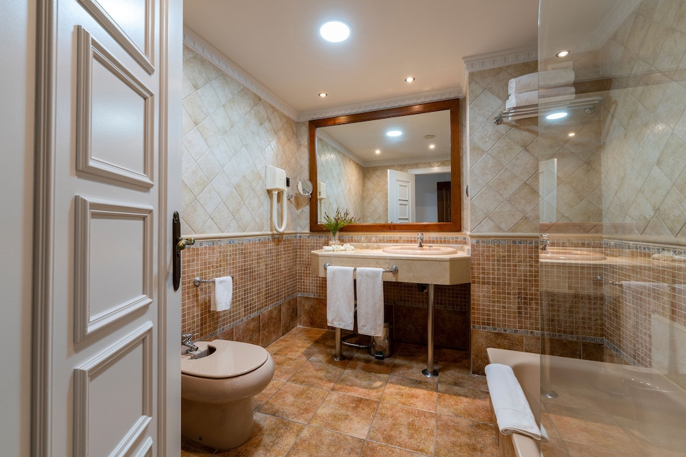 Triple Room (3 adults) - Photo 7