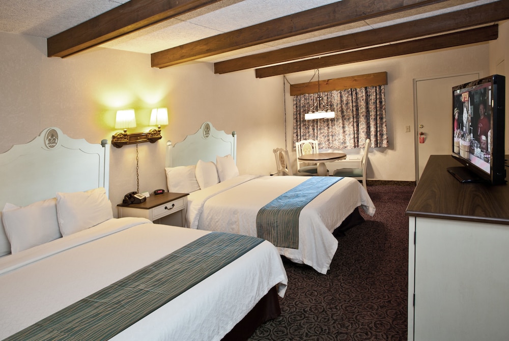 Basic Room, 2 Queen Beds (No pets, Not Riverfront, Stairs Access Only)* -No View-No ground floor*