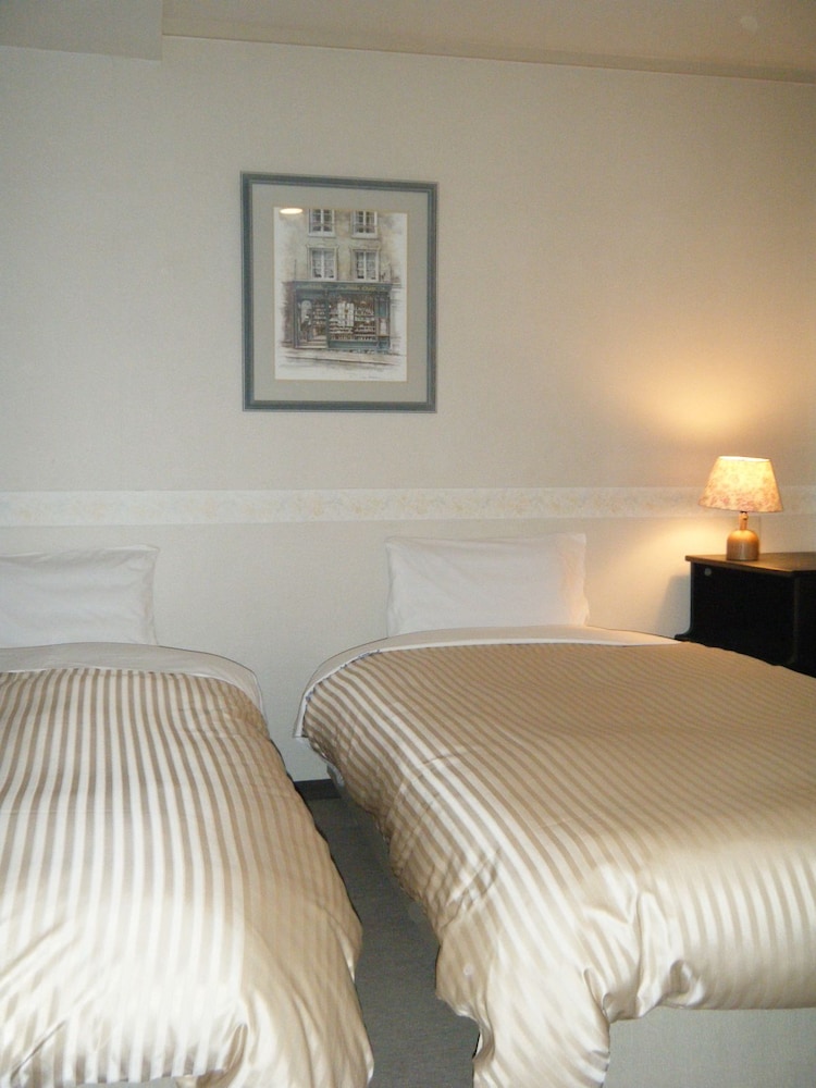 Twin Room, Shared Bathroom photo 2