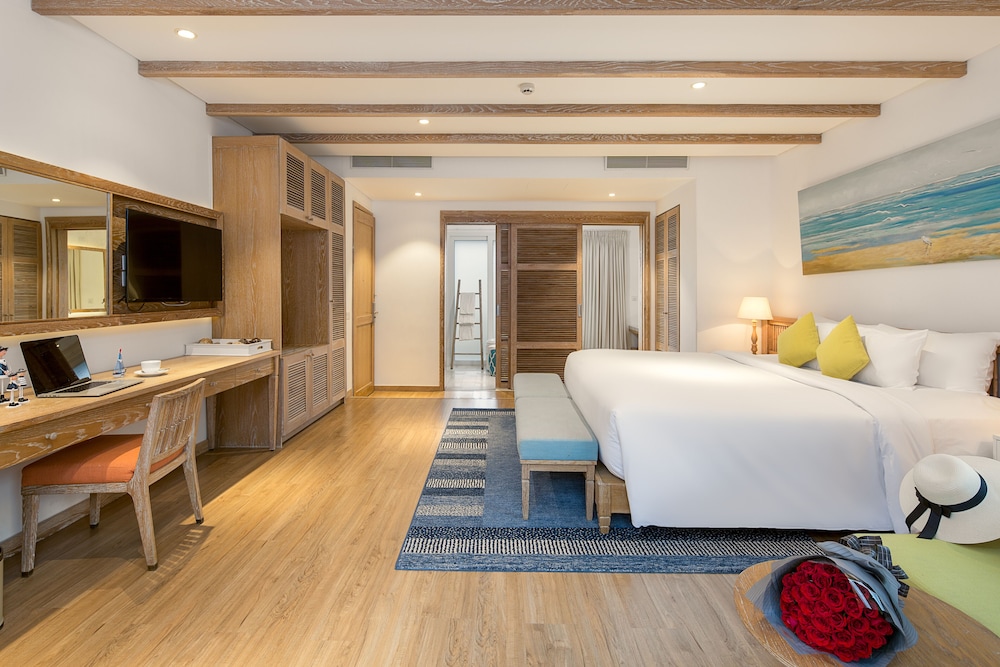 Junior Suite King Room, Terrace, Pool Side photo 3