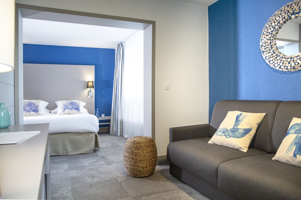 Junior Suite, Partial Sea View