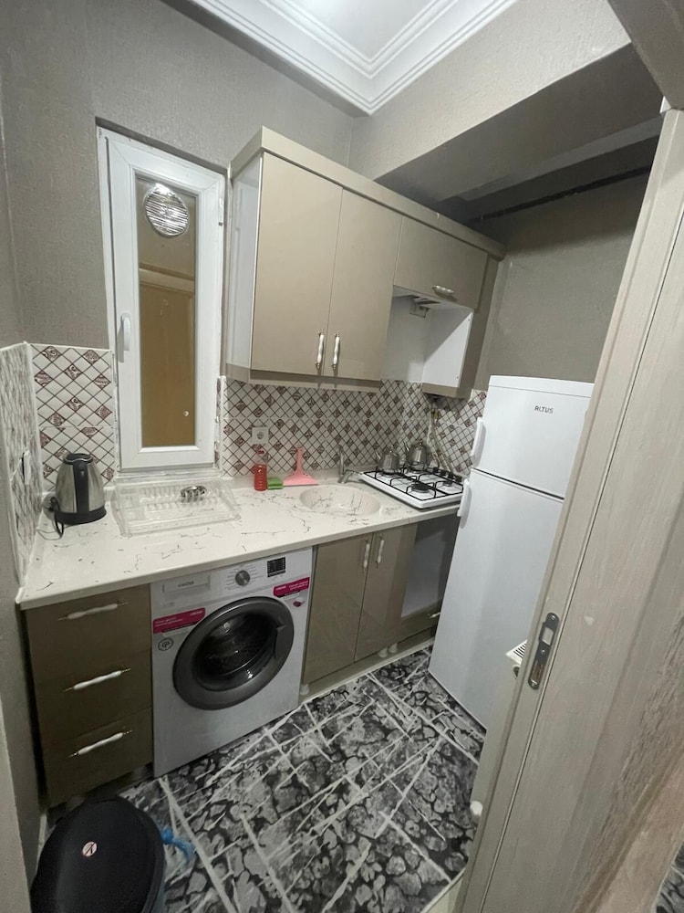 Basic Apartment photo 1